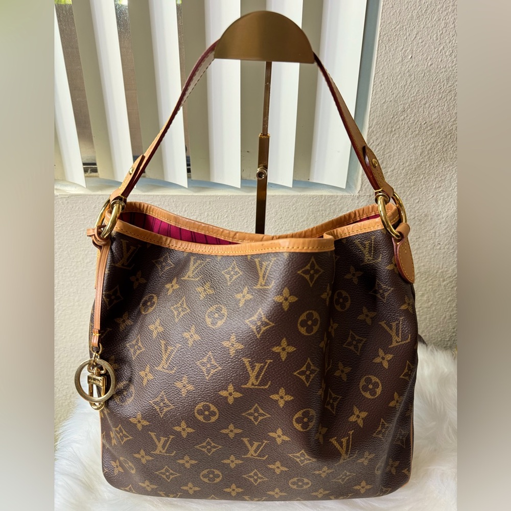 Delightful Monogram PM size